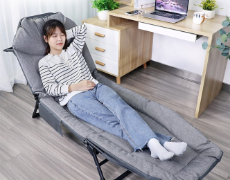Nằm giường xếp có tốt không? Lợi ích và nhược điểm cần cân nhắc