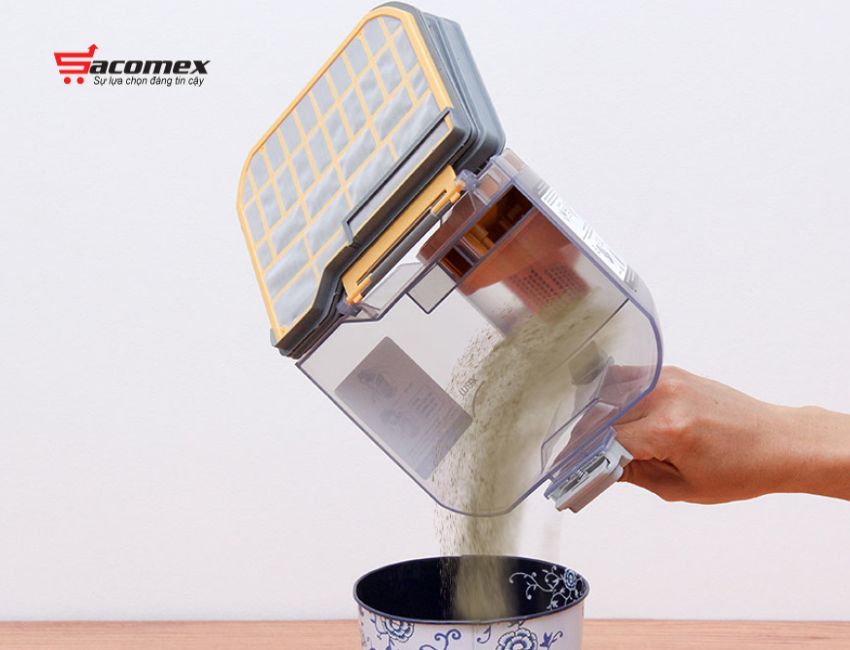 Vệ sinh hộp chứa bụi định kỳ