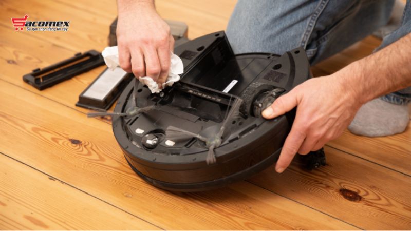 Hướng dẫn thay pin robot hút bụi tại nhà