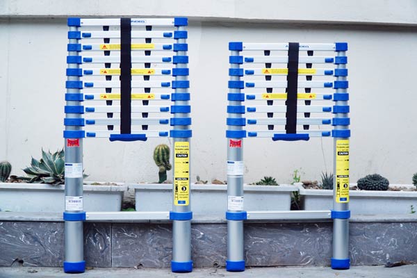 Thiết kế linh hoạt của Thang Nhôm Rút Gọn Đơn Advindeq ADT212B