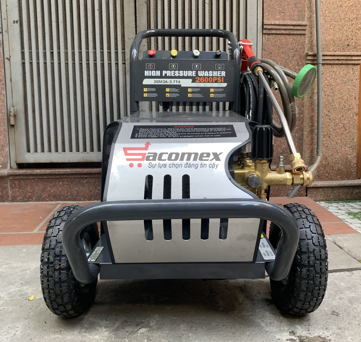 máy xịt rửa công nghiệp Lutian 2600PSI