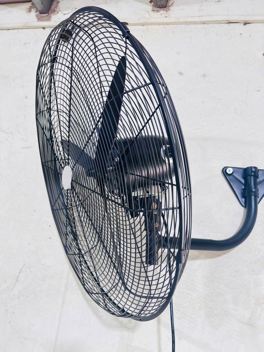 Đặt điểm nổi bật của quạt công nghiệp treo tường Sumika SW500