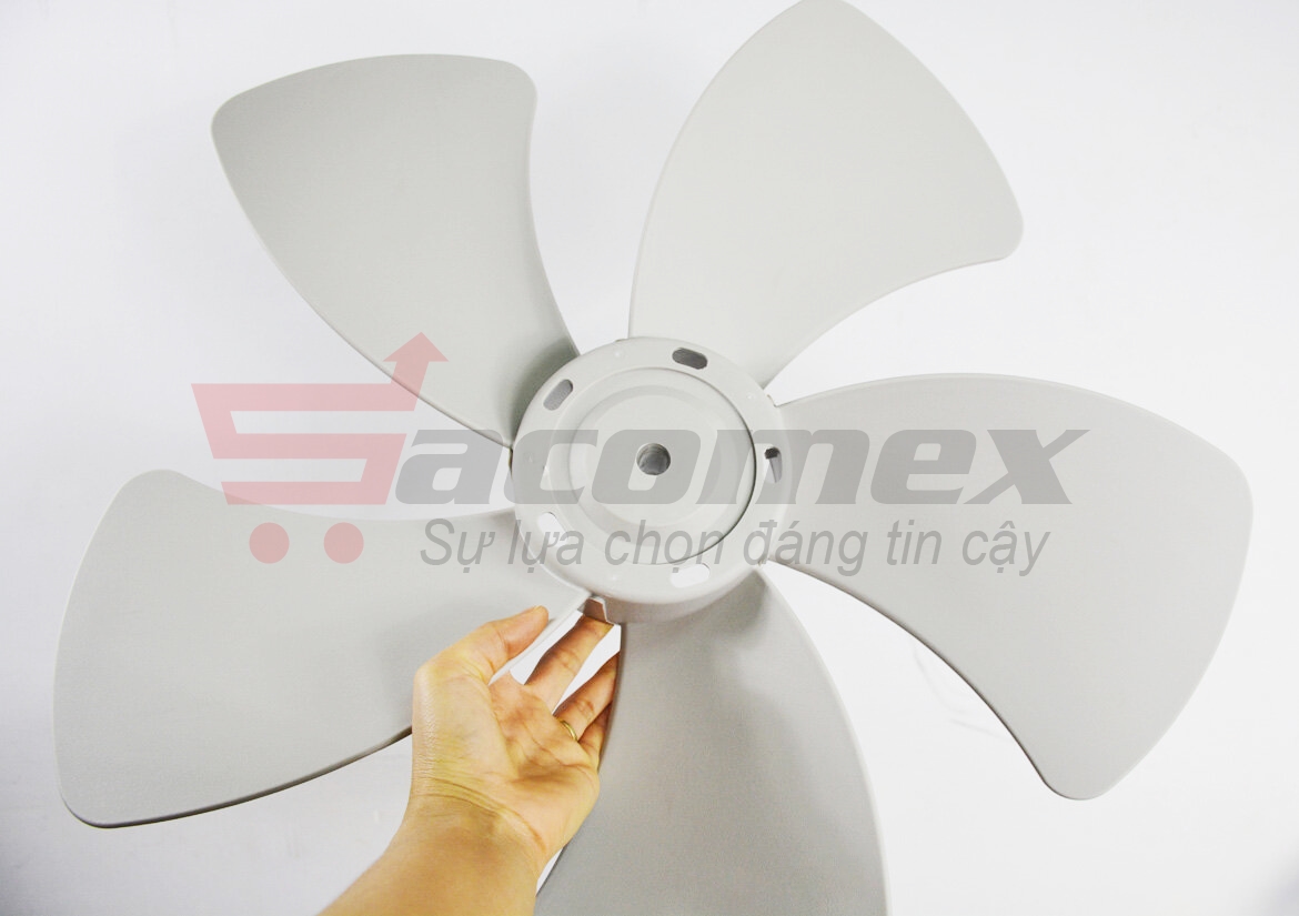 quạt treo tường Hatari HD-I22M2