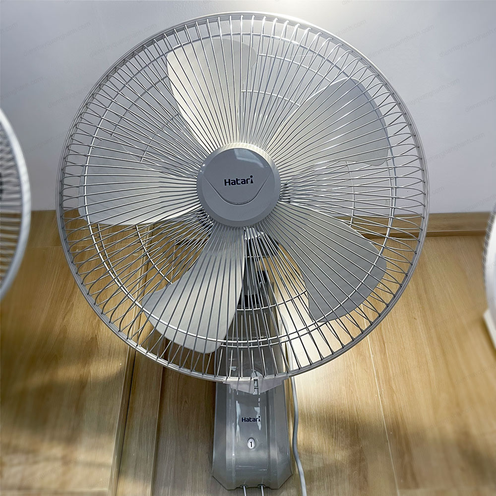 quạt treo tường Hatari HT-I18M6