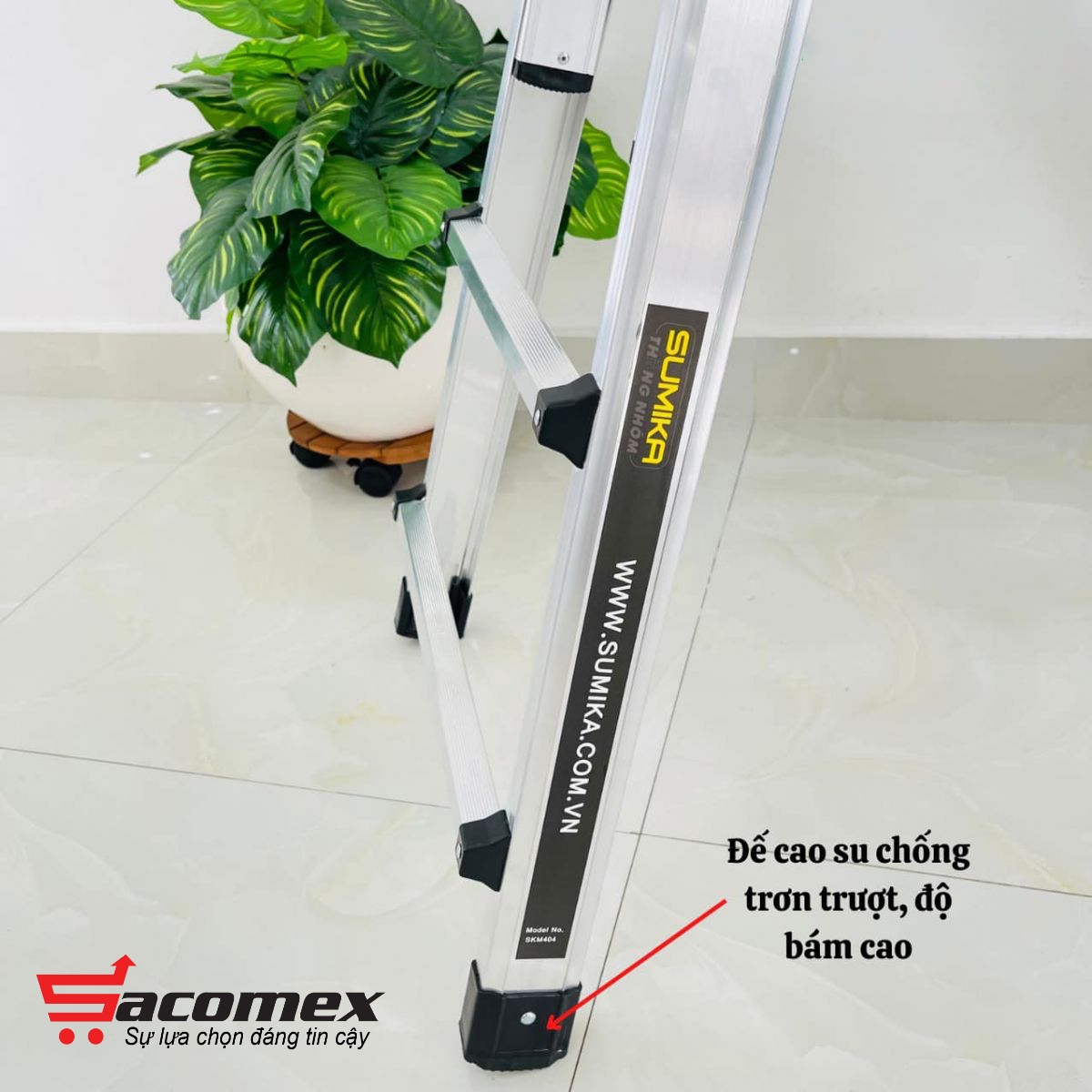 chân đế bọc thang có đường gân tạo độ nhám và giảm trơn trượt
