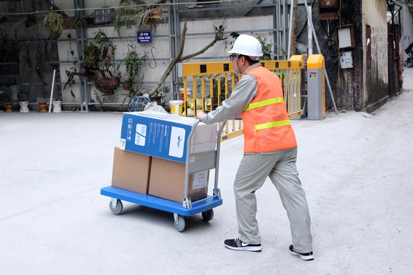 Điểm nhấn cấu tạo khác biệt của xe đẩy hàng sàn nhựa Advindeq PT-300