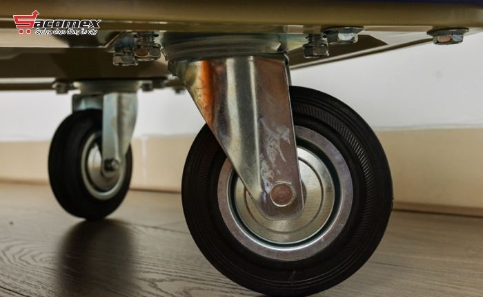 Đặc điểm nổi bật của xe đẩy hàng sàn thép 4 bánh Fujihome SH300