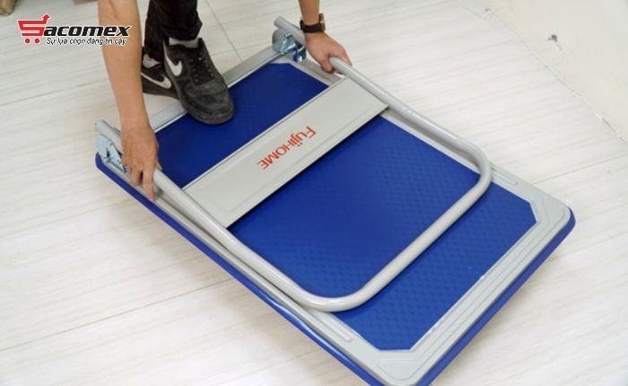 Đặc điểm nổi bật của xe đẩy hàng sàn thép 4 bánh Fujihome SH300