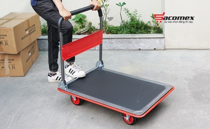 Ứng dụng thực tế của xe đẩy hàng sàn thép 4 bánh Fujihome SH300N