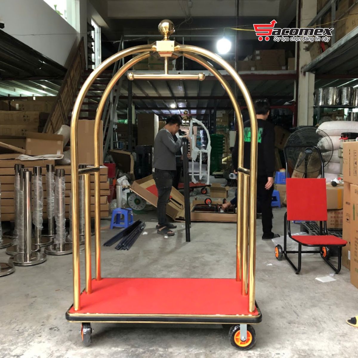 Đặc điểm nổi bật của xe đẩy hành lý inox vàng HTD13-C