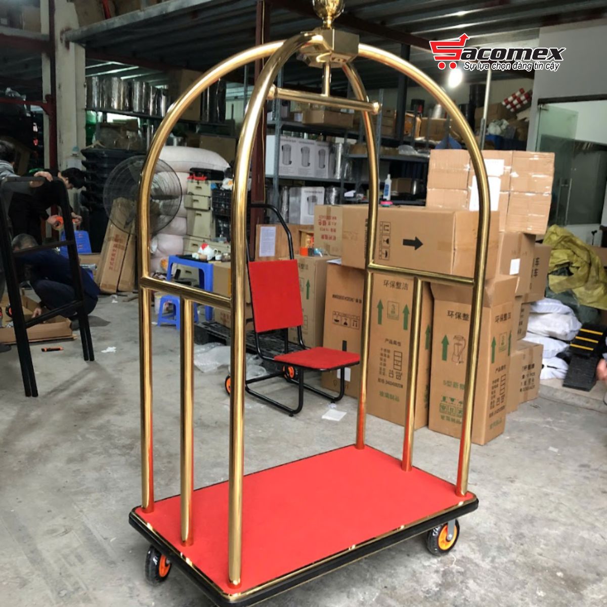 Lý do nên chọn xe đẩy hành lý khách sạn inox vàng HTD13-C tại Điện Máy Sacomex