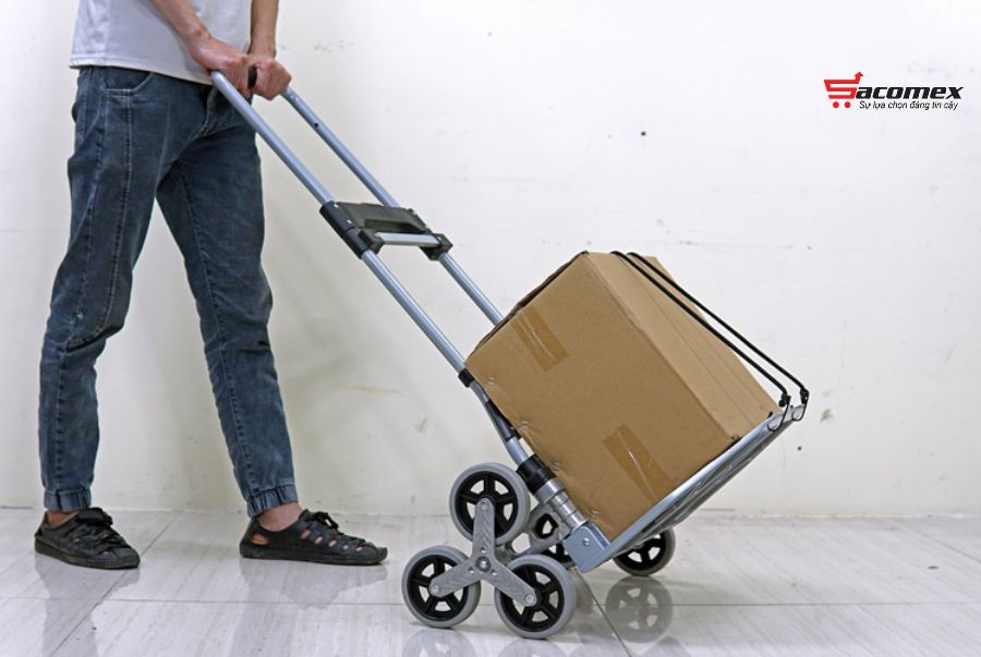  Ứng dụng đa dạng trong đời sống của xe kéo đẩy leo cầu thang 6 bánh rút gọn Fujihome CC-6120