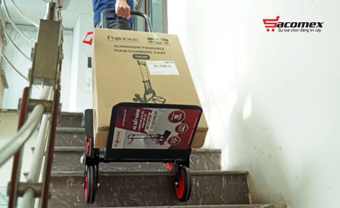 Công dụng & ứng dụng thực tiễn của xe kéo đẩy leo cầu thang 6 bánh rút gọn Fujihome CC-6150